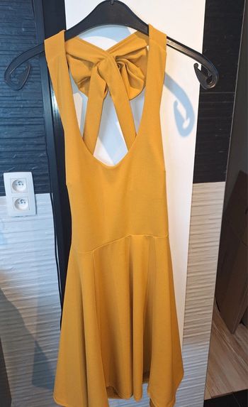Robe moutarde