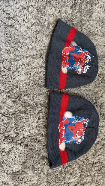 2 bonnets Spiderman