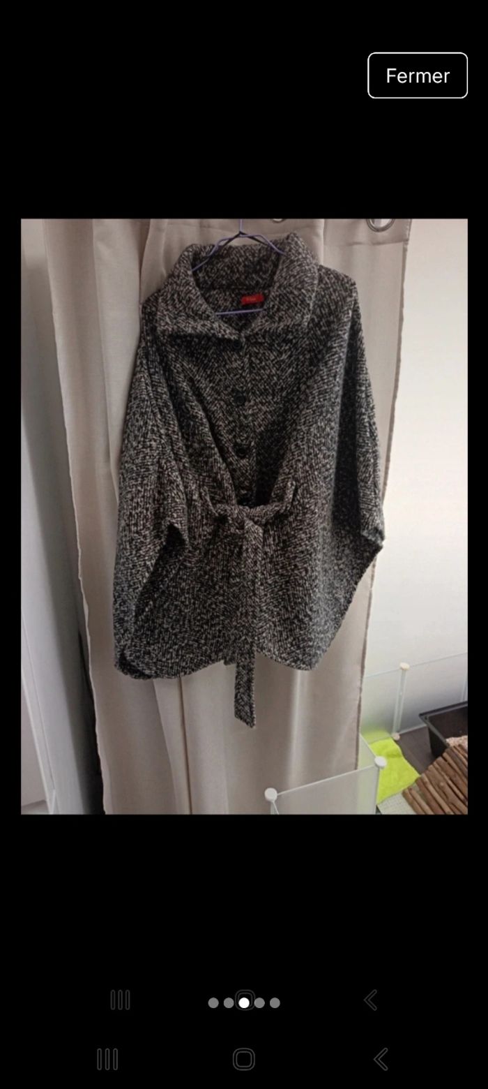 Manteau cape  avec ceinture - photo numéro 3