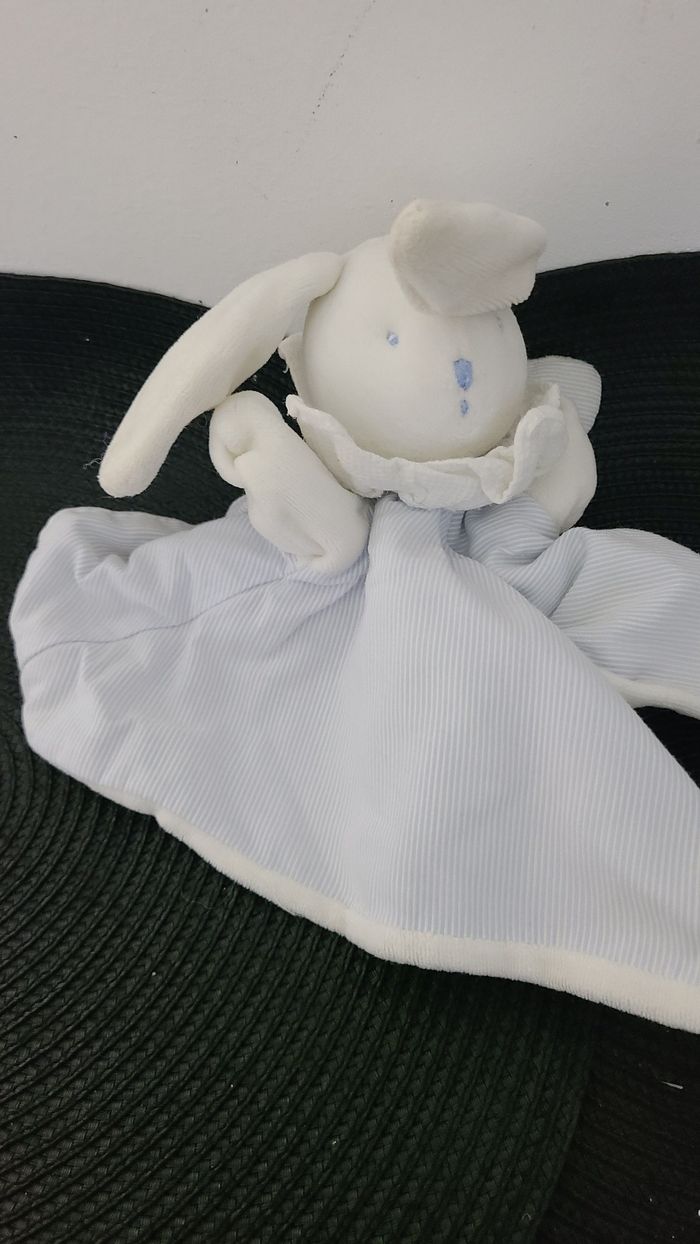 Doudou plat lapin blanc rayé bleu MOULIN ROTY - photo numéro 4
