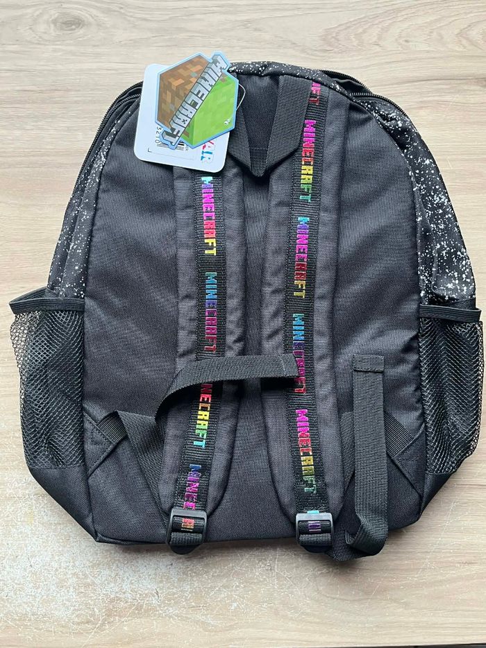 Cartable Sac a dos Minecraft noir
Neuf avec étiquette
- photo numéro 2