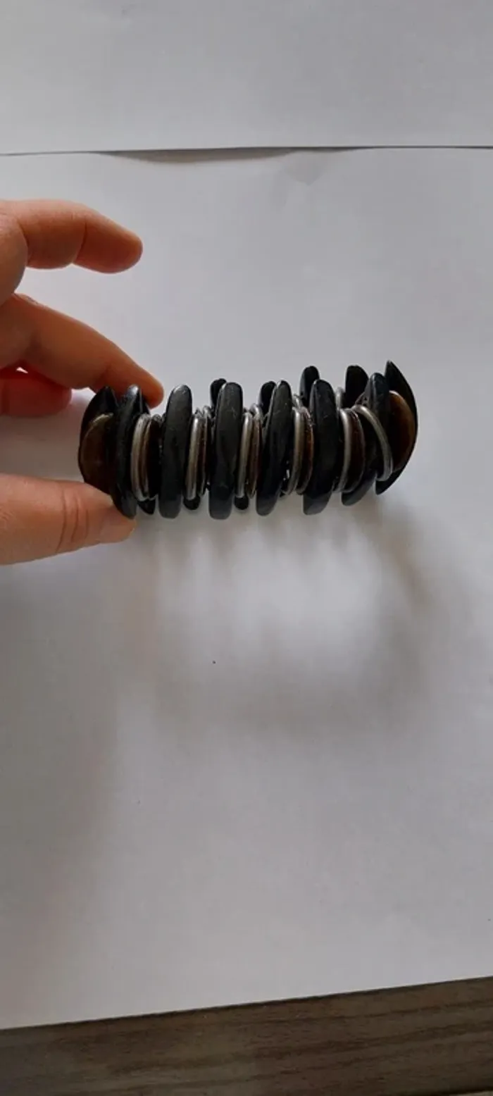 Bracelet fantaisie , bois. Neuf - photo numéro 2