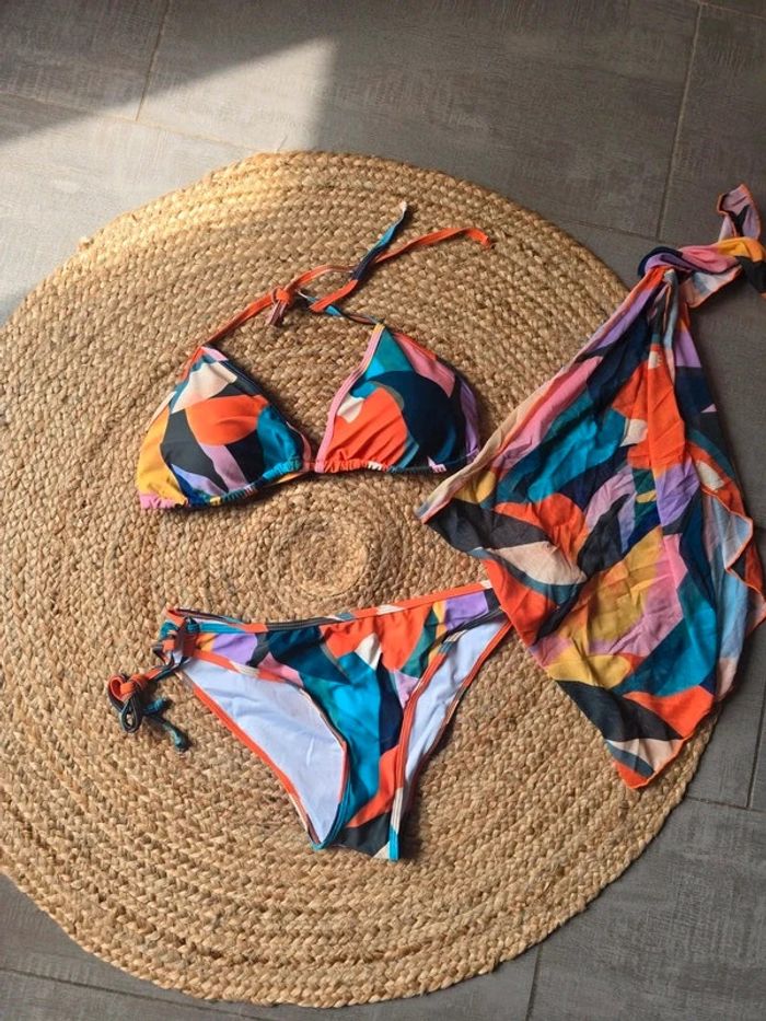 Bikini + pareo coloré taille xl