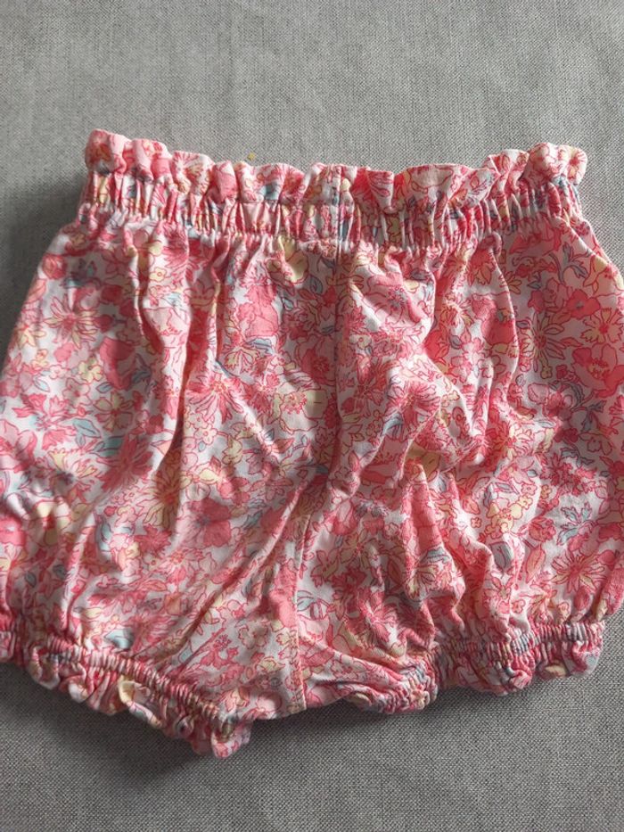 Short rose à fleurs 🌸 12-18 mois GAP très bon état - photo numéro 4
