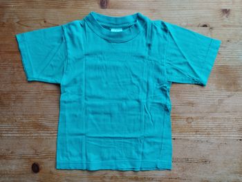 Tee-shirt vert basique – Taille 5 ans – Petit prix