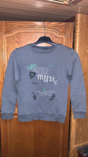 T shirt/pull fin manche longue 10 ans