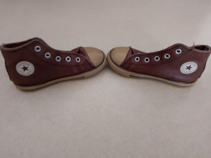 Vends baskets montantes  marrons Converse Taille 25 TBE - photo numéro 3