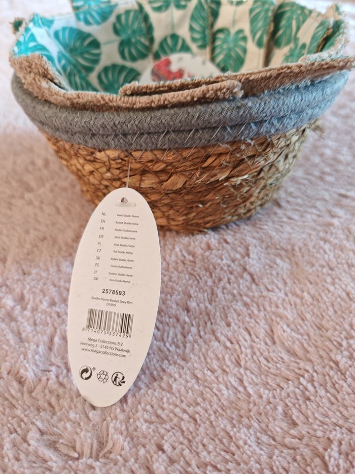 Petite corbeille avec accessoires - photo numéro 2