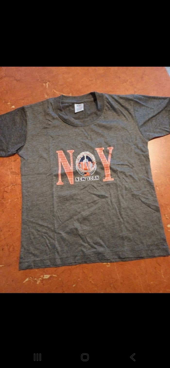 T.shirt garçon taille 6 ans