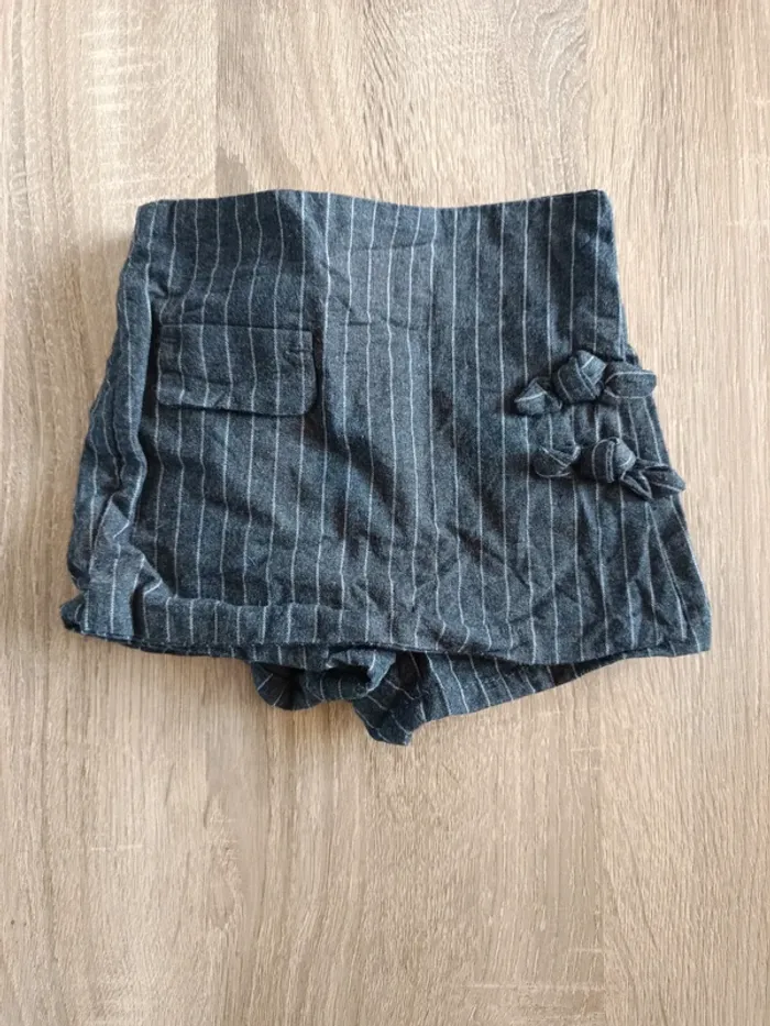 Ensemble haut t-shirt rouge et short noir bébé fille 6 mois Kiabi - photo numéro 5