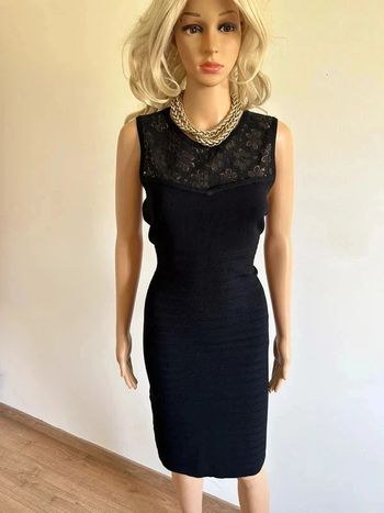 Robe noire neuve sans manches avec dentelle Morgan taille L (valeur 65€)