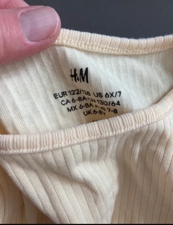 T shirt manches longues h&m 8-10 ans neuf - photo numéro 2