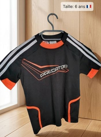 Joli t-shirt adidas predator taille 6ans
