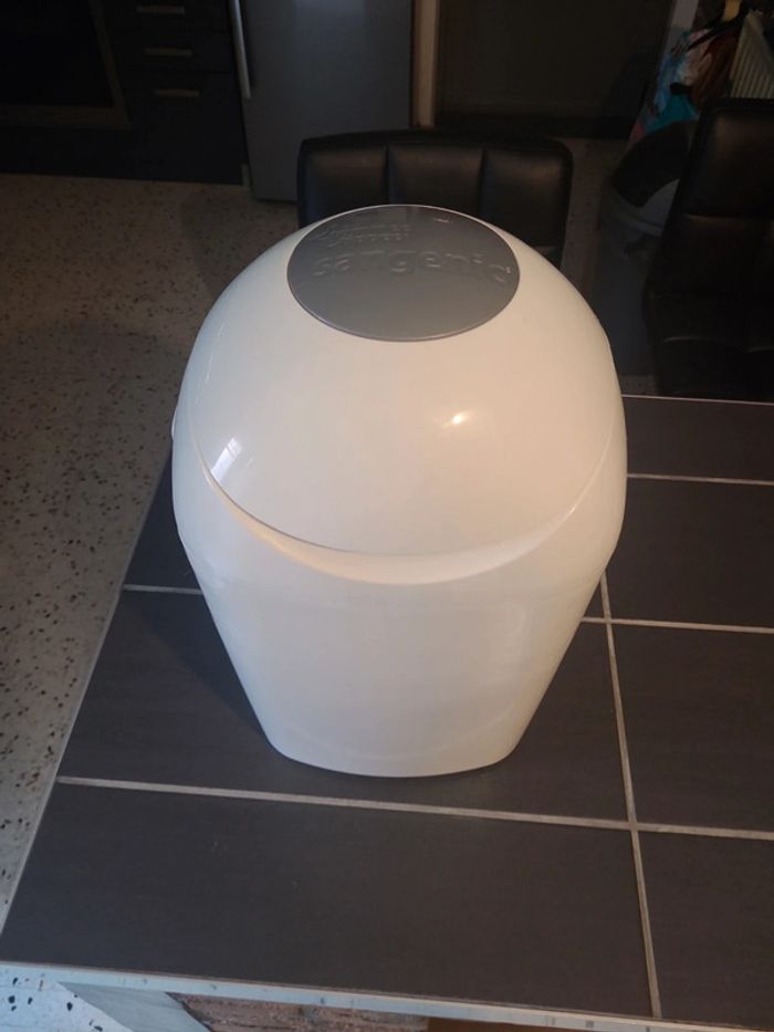 Poubelle tommee - photo numéro 6