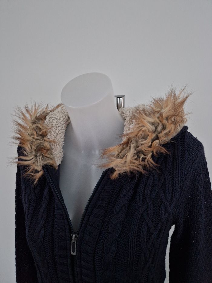 Sweat torsadé bleu marine à capuche fourrée et moumoute, Jennyfer - photo numéro 4