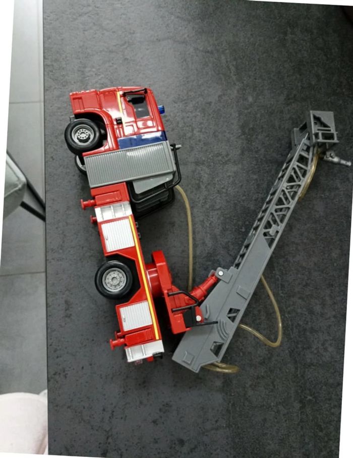 Camion de pompiers - photo numéro 10