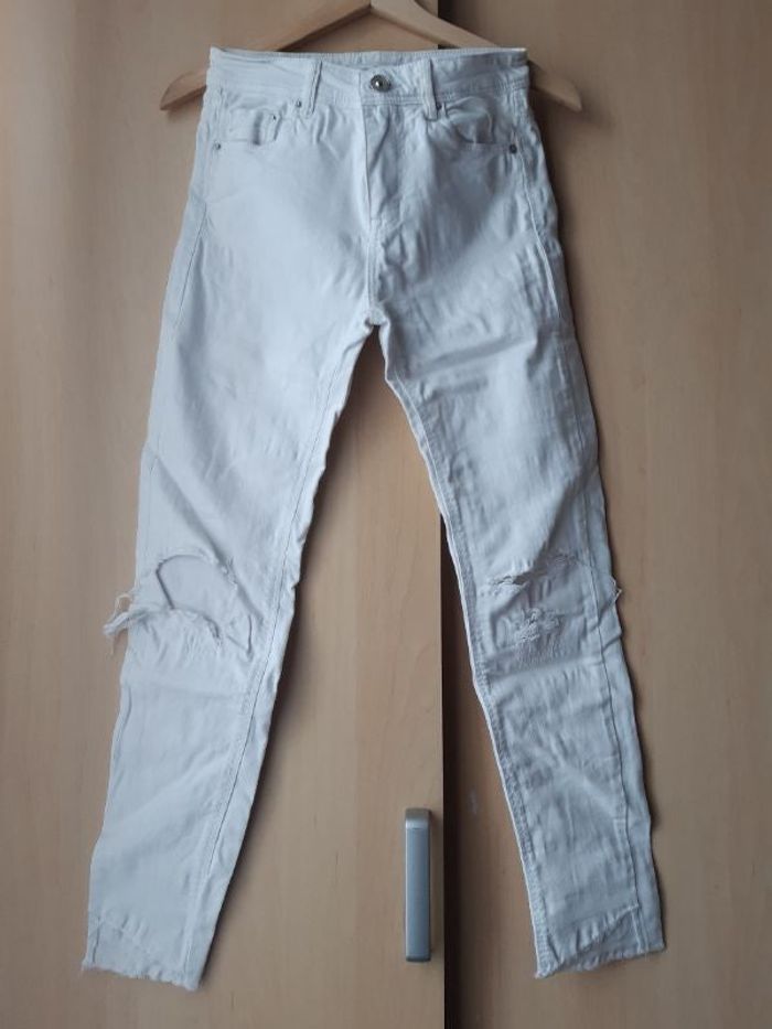 Jean blanc troués Stradivarius