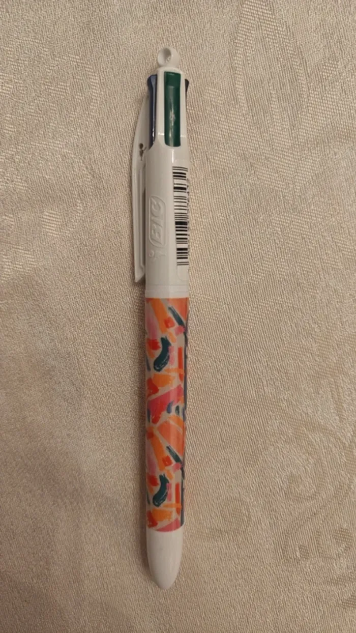 Stylo Bic 4 couleurs Édition Limitée Cultura NEUF - photo numéro 2
