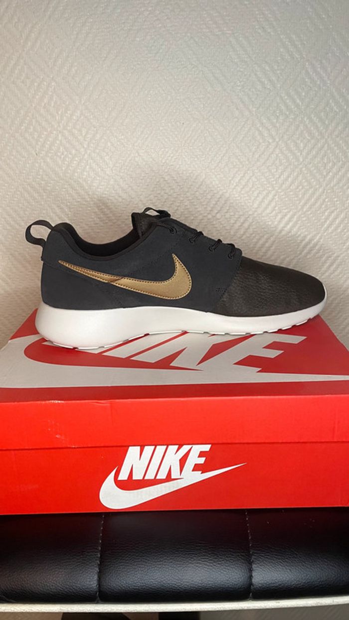 Nike Roshe One Suede pointure 46