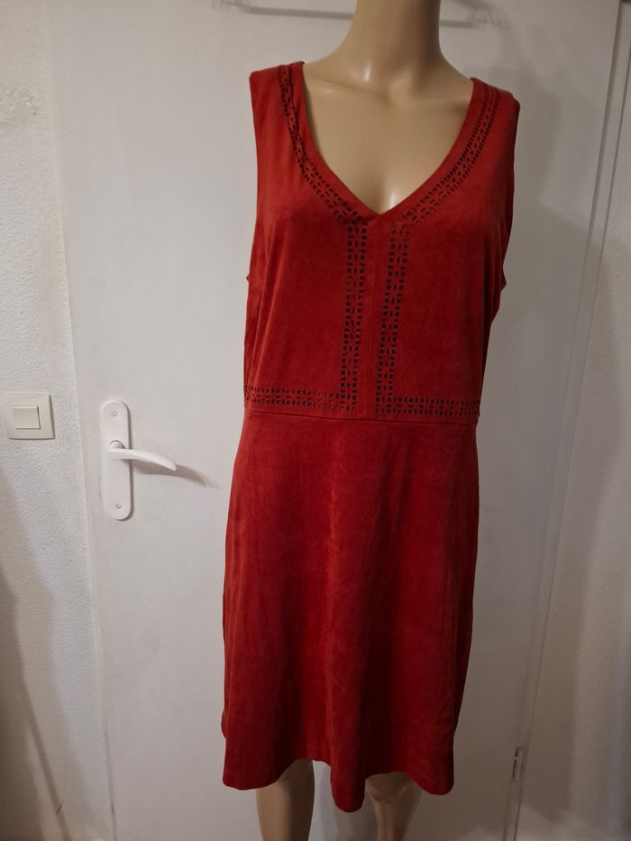 Robe taille 40 en très bon état Mesure dans l'annonce - photo numéro 4