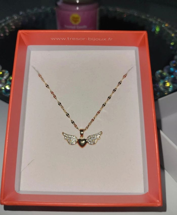 Colliers en acier inoxydable avec
pendentif