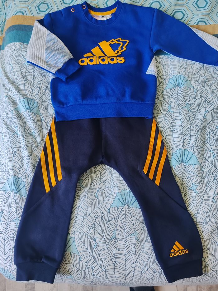 Jogging Adidas bleu marine 18/24 mois