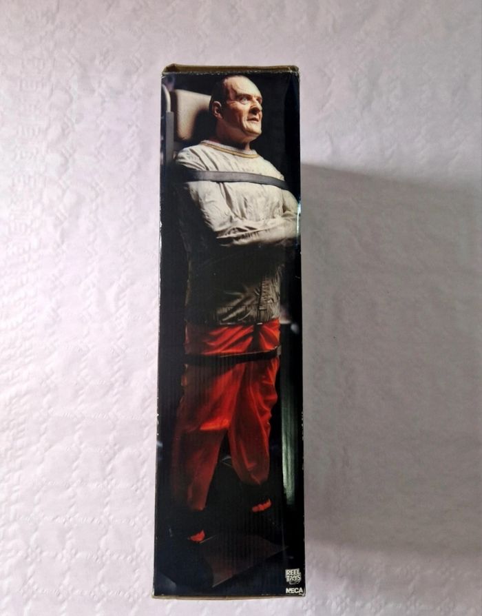 Figurine Neca The Silence of the Lambs / le silence des agneaux, Hannibal Lecter 18" Talking Figure - photo numéro 4