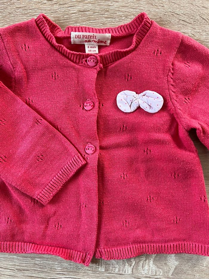 Joli gilet rose framboise DPAM 6 mois TBE - photo numéro 2