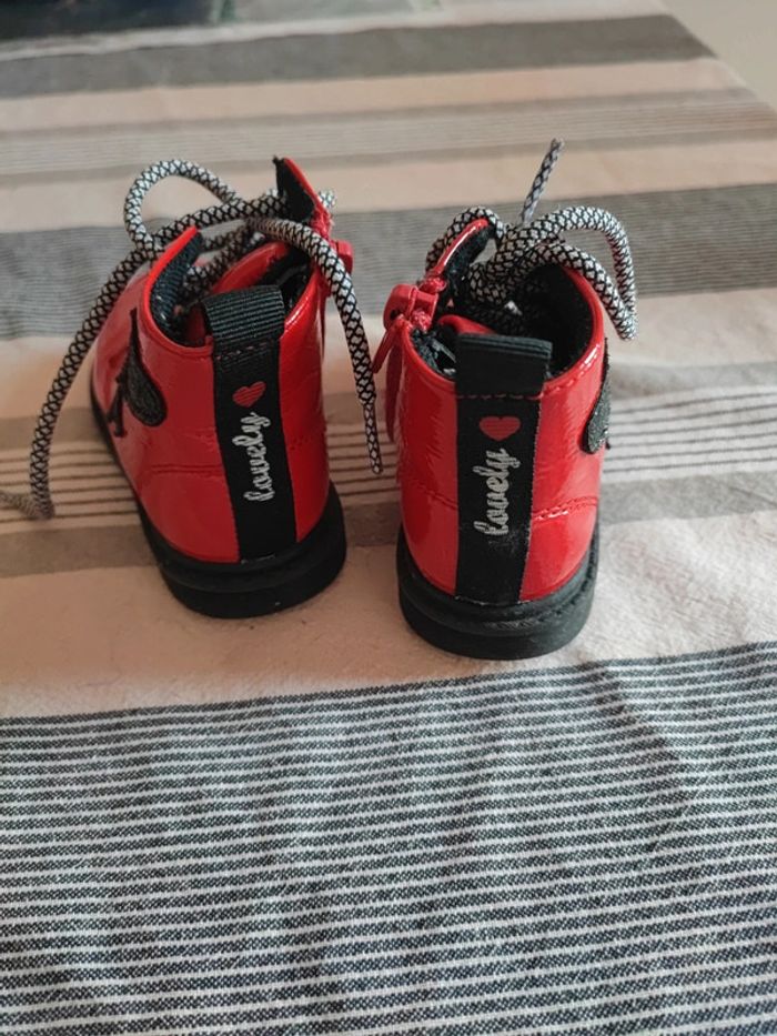 Chaussures taille 20 - photo numéro 3