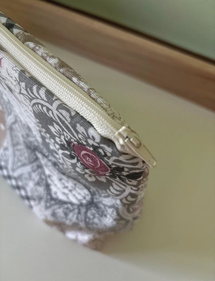 Grande trousse de toilette thème Romance - photo numéro 5