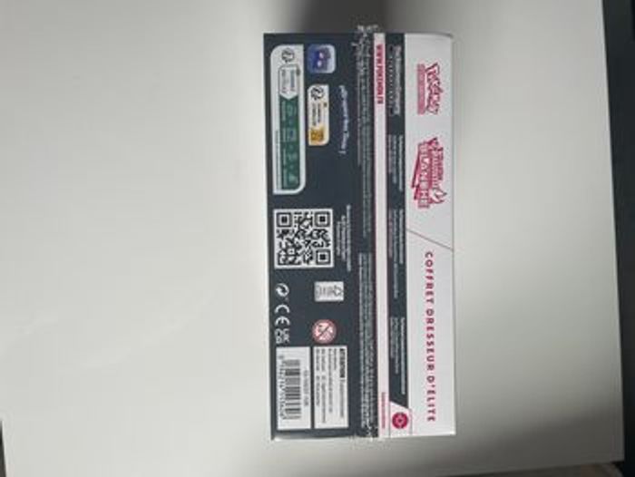 ETB Pokémon 10.5 Flamme Blanche - Parfait état - photo numéro 6