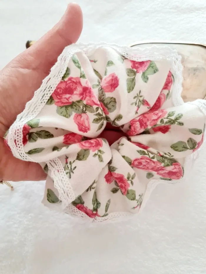 Chouchou fleuri romantique - photo numéro 2