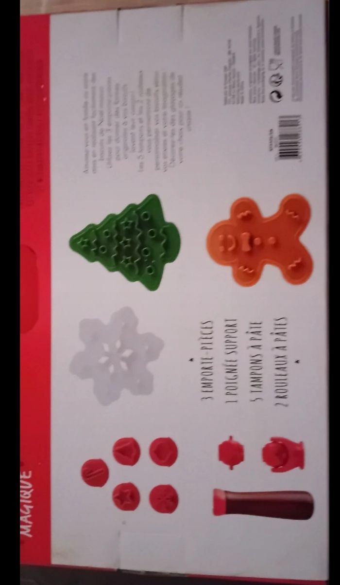 Coffret Pâtisserie Magique de Noël Emporte-pièces et Tampons - photo numéro 2
