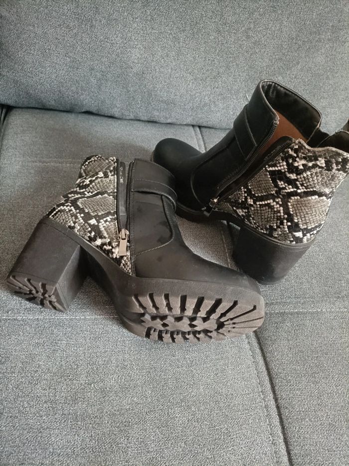 Bottines noires effet serpent - photo numéro 3