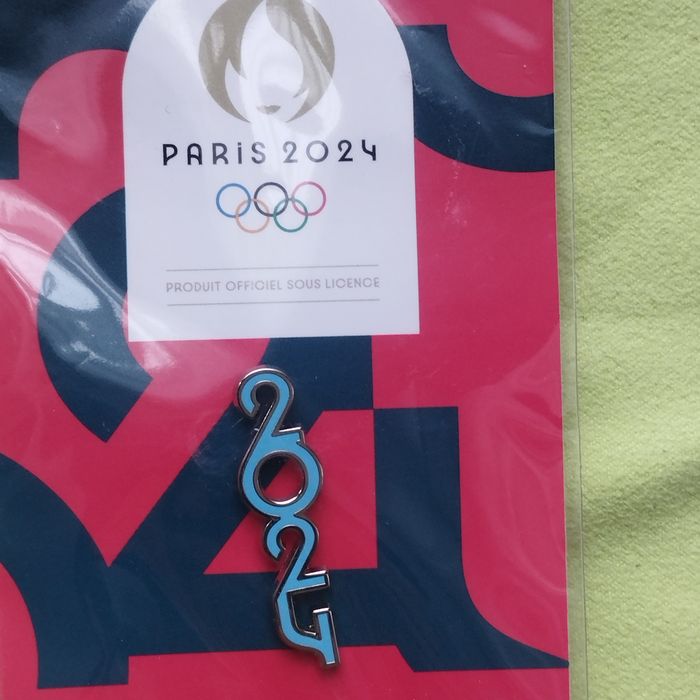 Pins souvenir Jo Paris 2024 Neuf