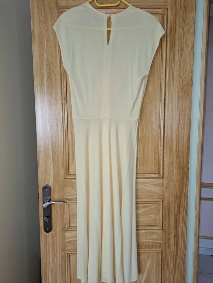 Robe jaune légère - photo numéro 5