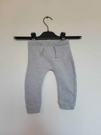 bas de survêt gris  pour bébé garçon 12 mois