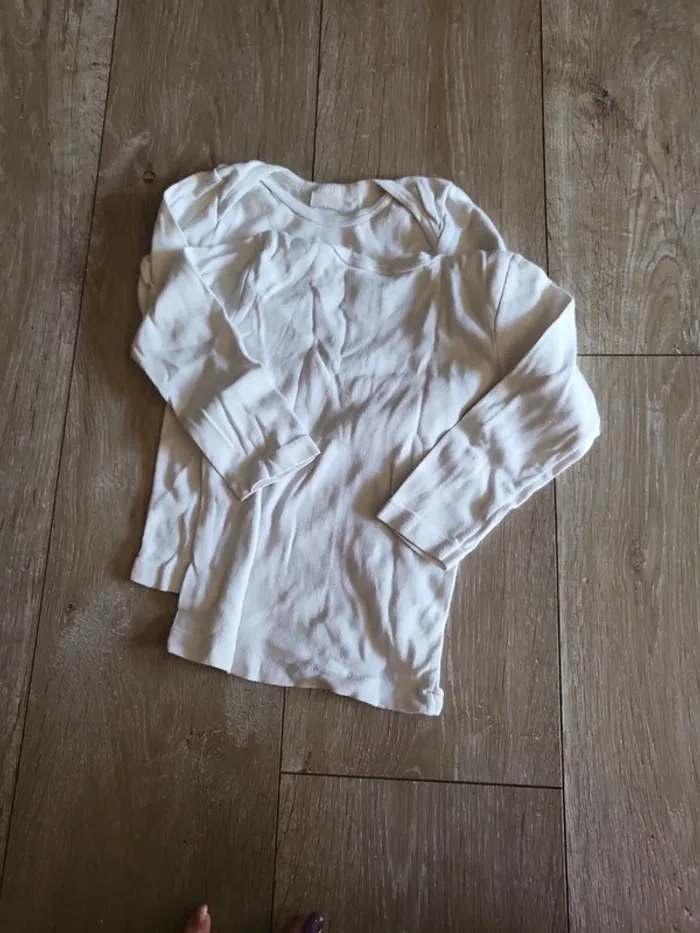 T-shirt sous vêtements - photo numéro 2