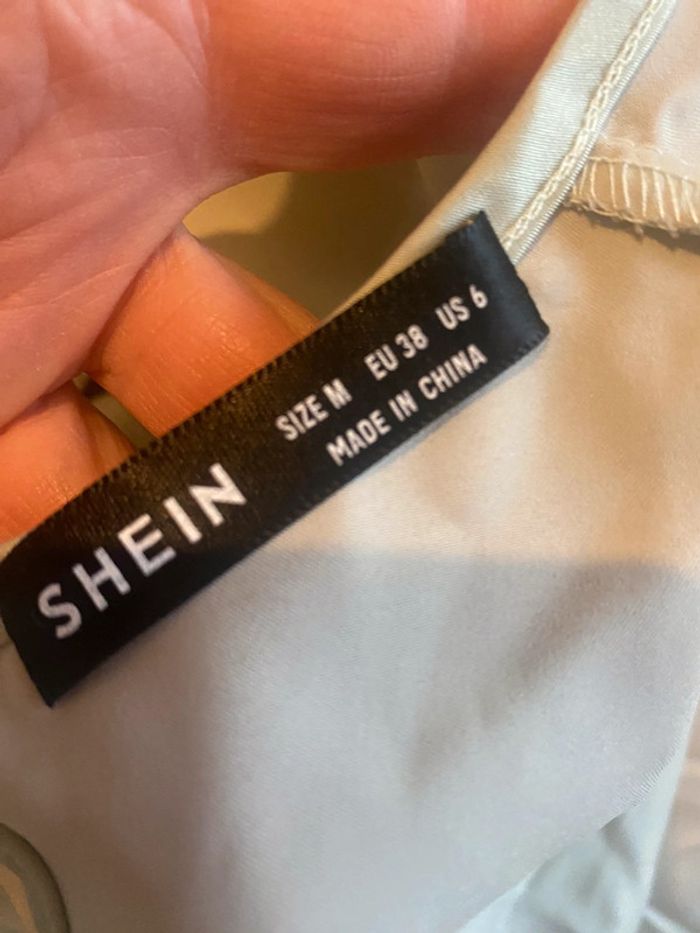 Haut manches gonflante et dos nu Shein - photo numéro 4
