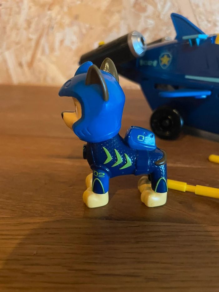 Idée Cadeau 🎁 Figurine Aqua Pups de Chase avec avec son véhicule de la Pat Patrouille - photo numéro 6