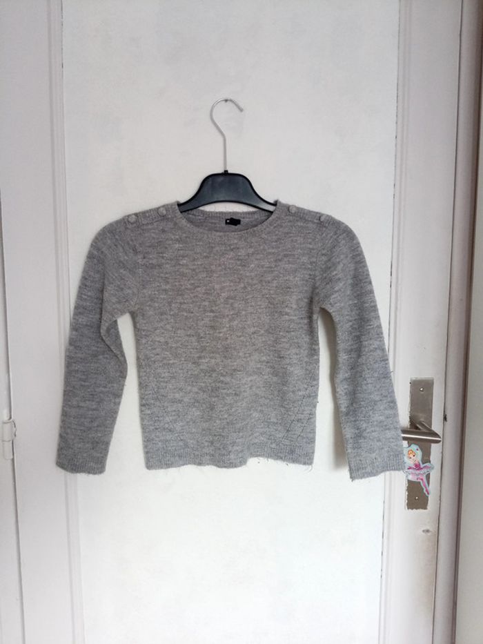 Pull gris Kiabi Taille 8 ans