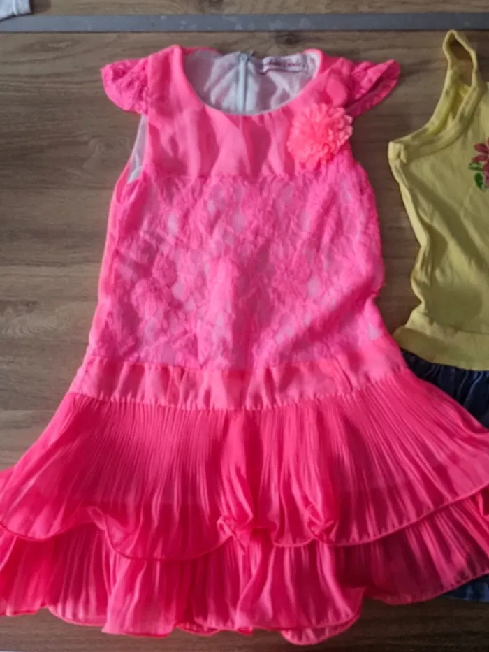 Lot de 2 robes 👗+ 1 gratuit fille 6 ans - photo numéro 10