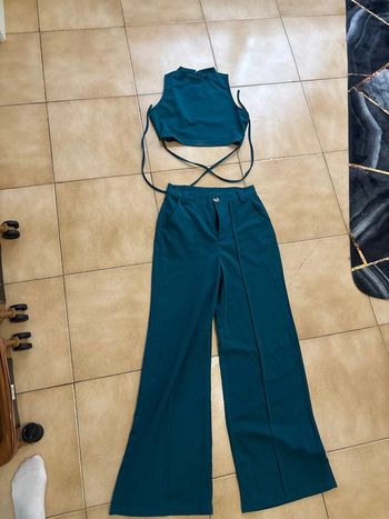 Ensemble pantalon large et croc top