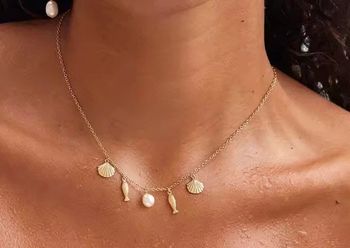 Collier doré en acier inoxydable - coquillages, poissons & perle - 45 cm - neuf