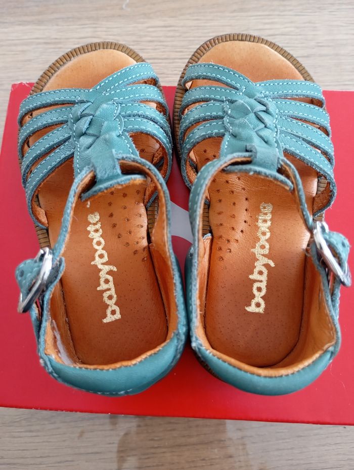 Babybotte neuves pour fille en taille 22 - photo numéro 3