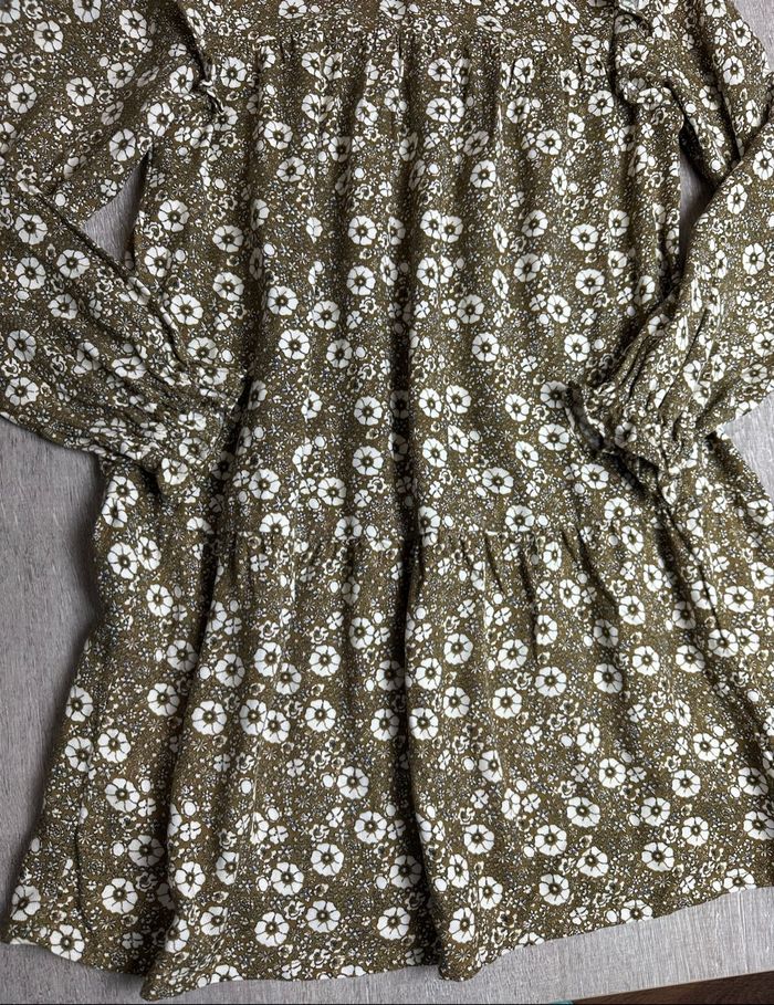 Robe imprimée à volant demi saison - taille 7 ans 122 cm - neuf - photo numéro 3