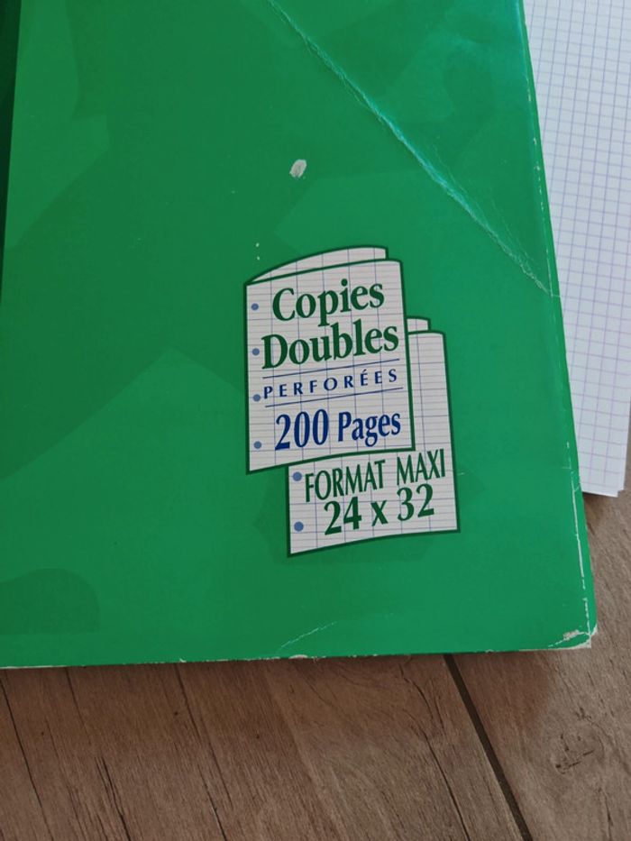 Lot de feuilles de papeterie - photo numéro 2