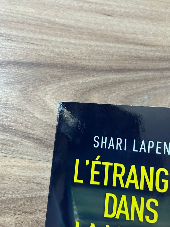 Livre de Shari Lapena «L’étranger dans la maison» - photo numéro 3