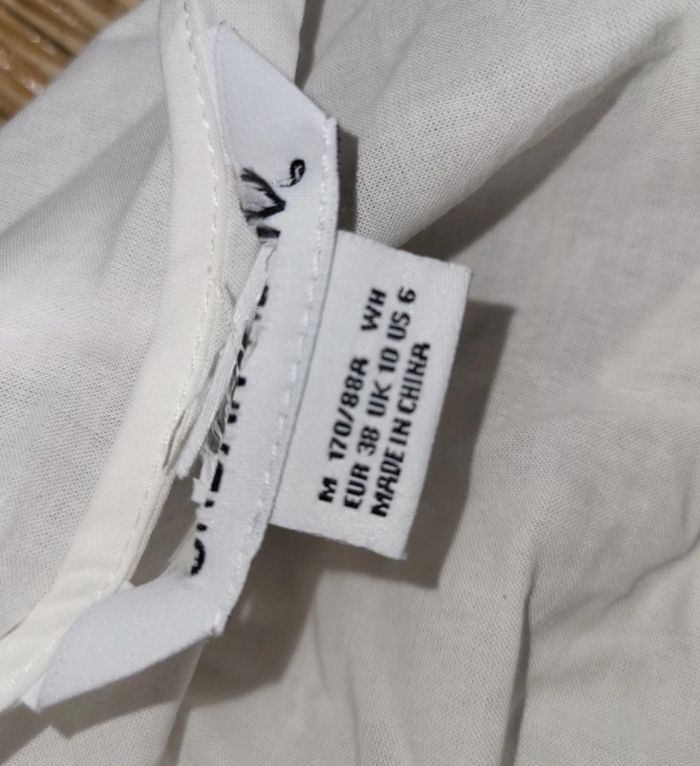 haut femme en dentelle blanche - photo numéro 3