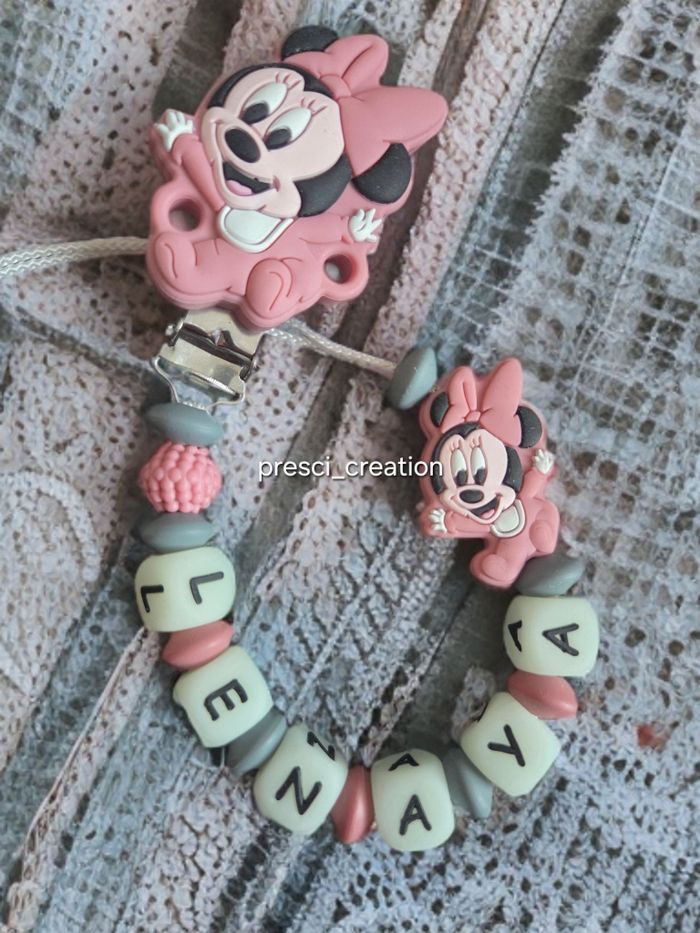 Attache tétine silicone lumieux